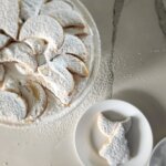 Greek White Christmas Cookies - Kourabiedes